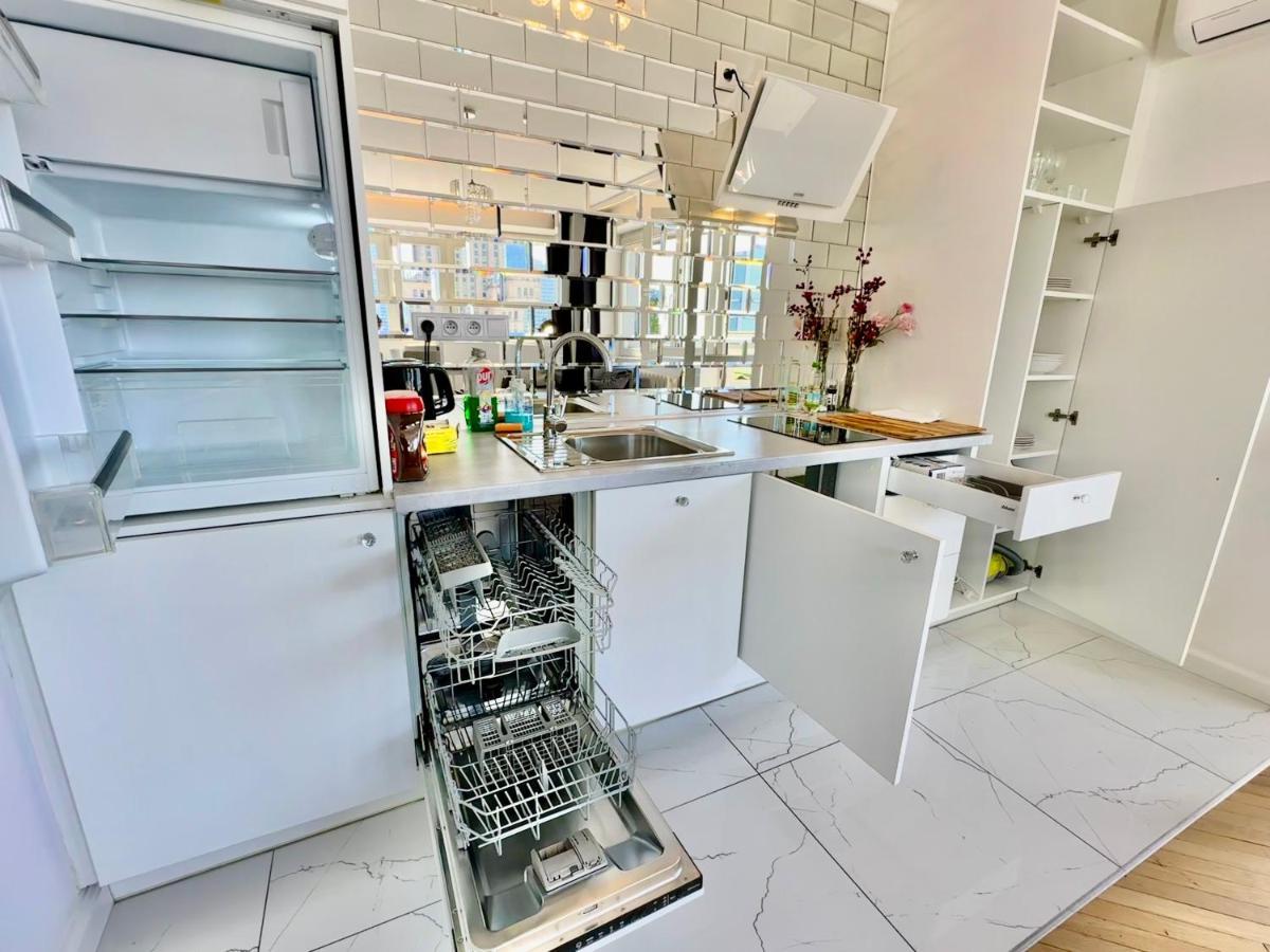 Platinum Metro X2 Wifi 350 Mbs Netflix Hbo Appletv Apartment Warsaw Luaran gambar