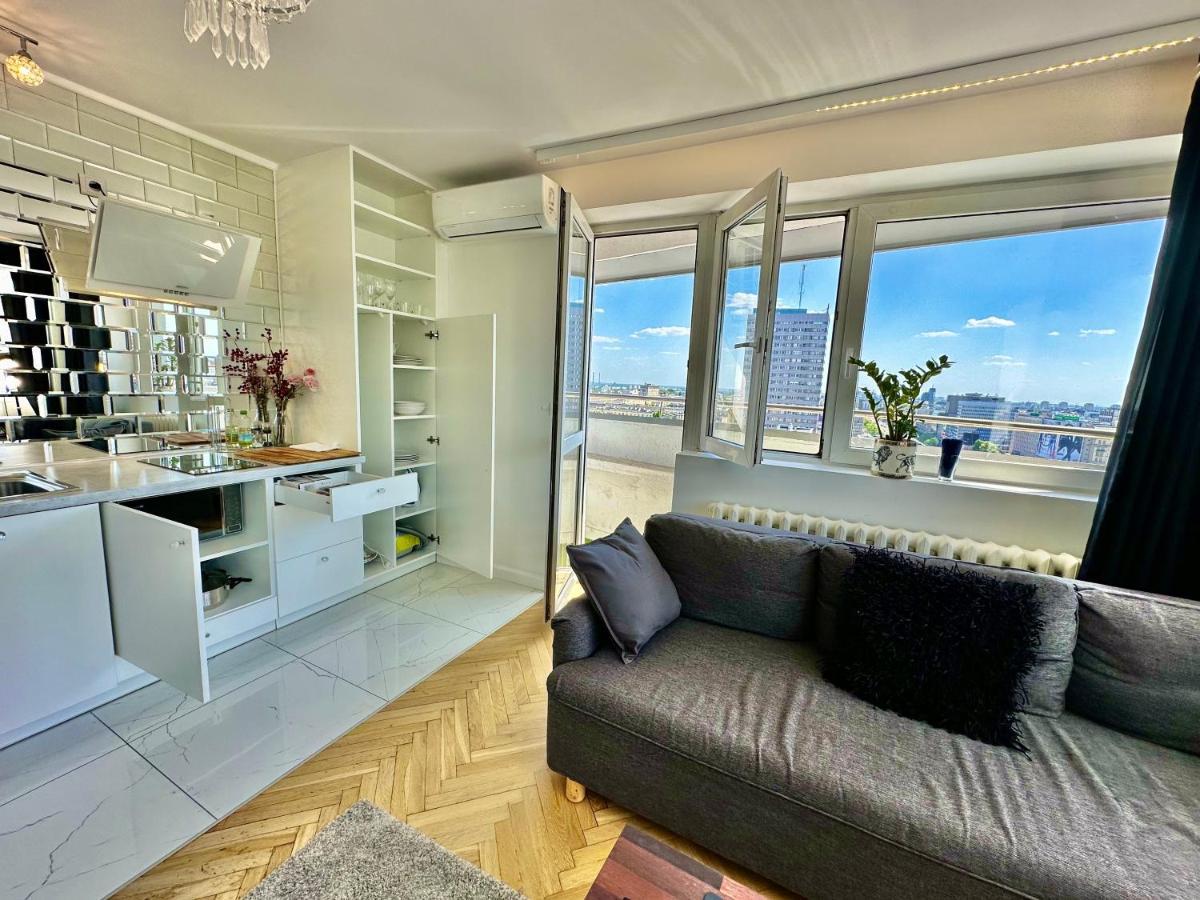 Platinum Metro X2 Wifi 350 Mbs Netflix Hbo Appletv Apartment Warsaw Luaran gambar