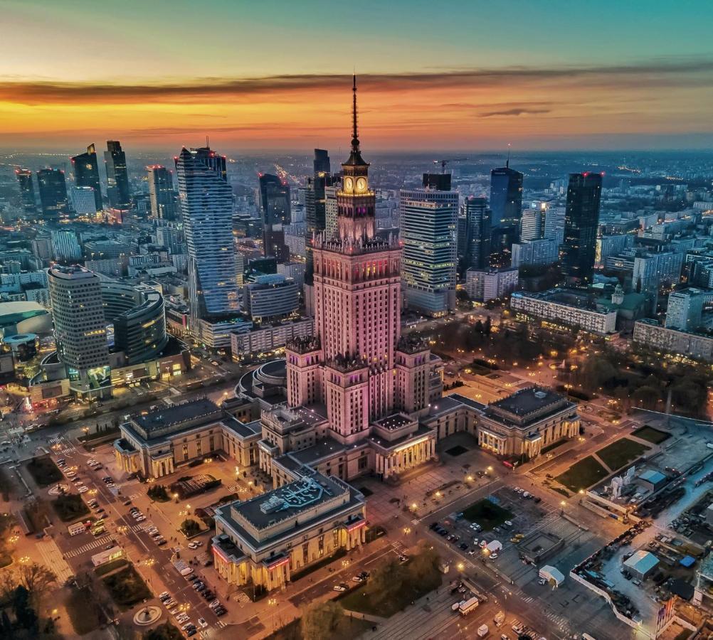 Platinum Metro X2 Wifi 350 Mbs Netflix Hbo Appletv Apartment Warsaw Luaran gambar
