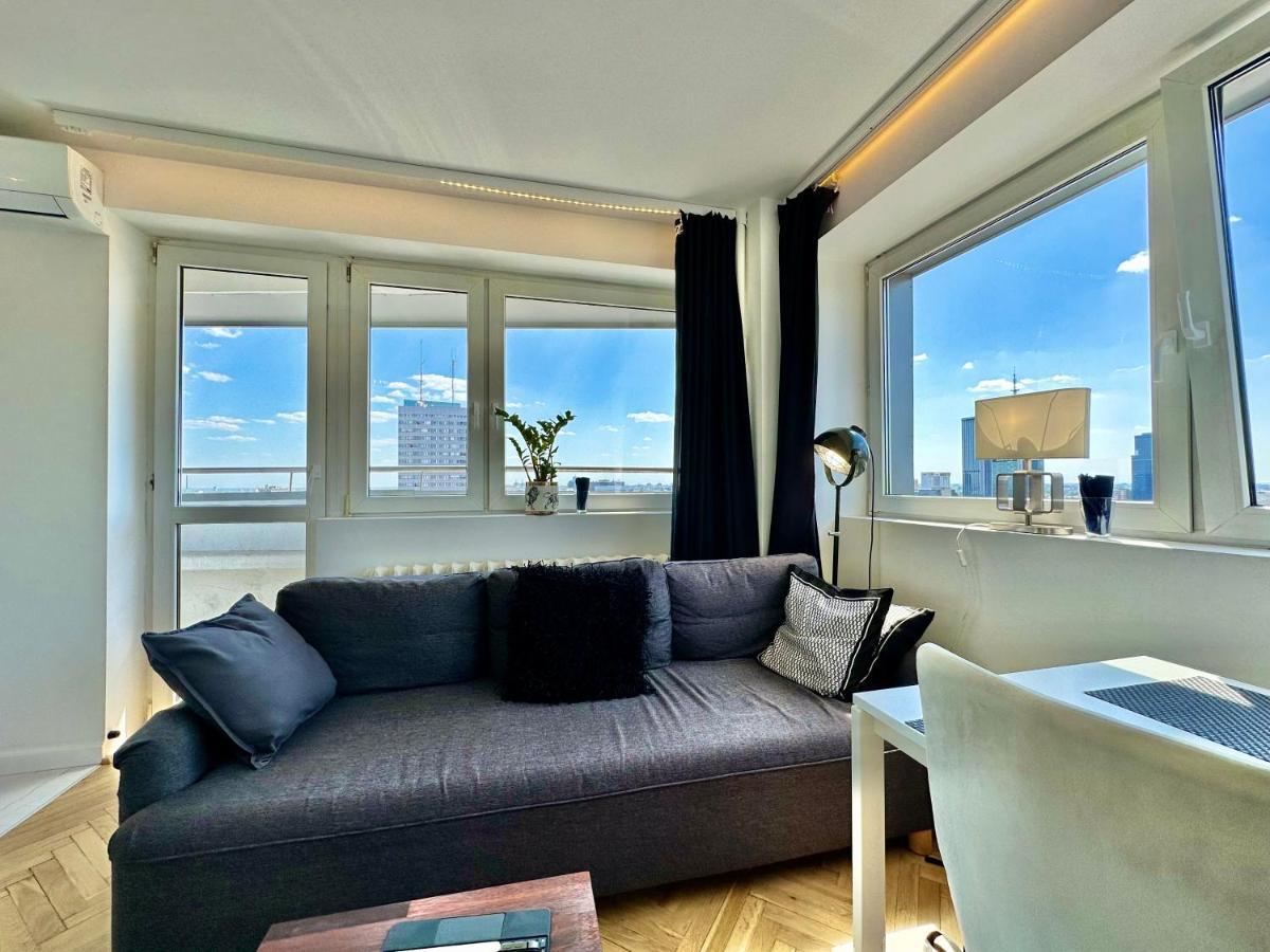 Platinum Metro X2 Wifi 350 Mbs Netflix Hbo Appletv Apartment Warsaw Luaran gambar