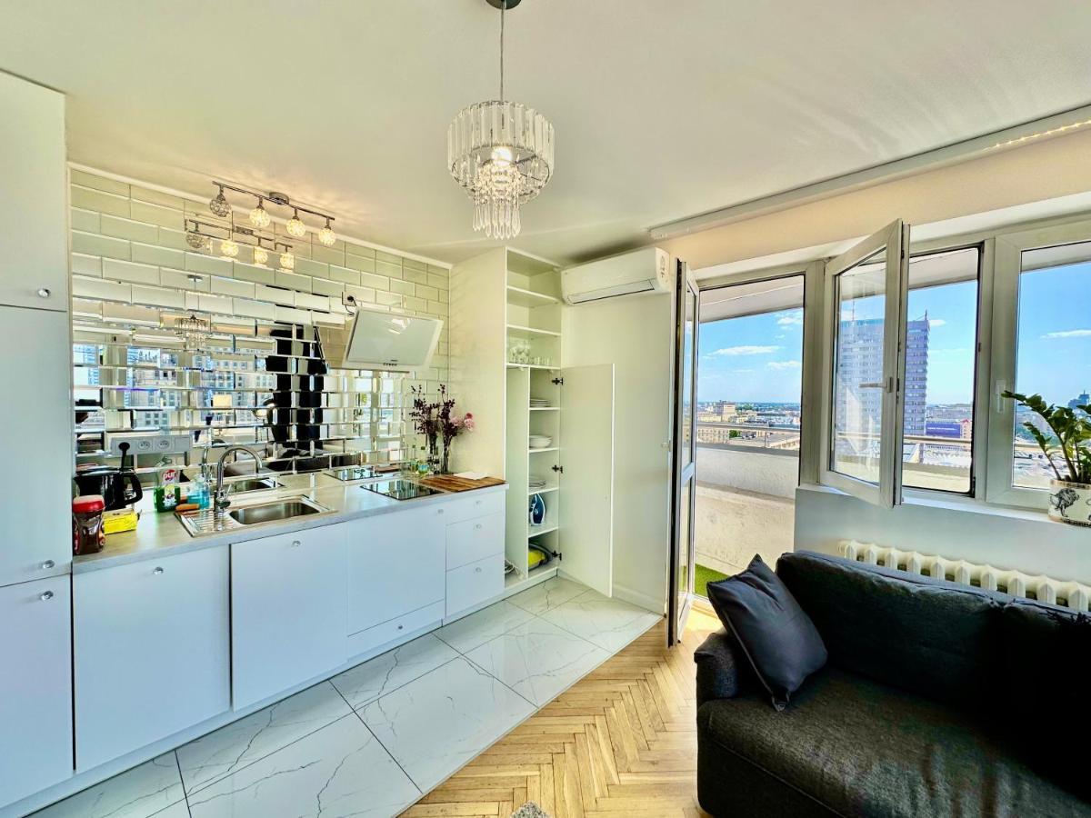 Platinum Metro X2 Wifi 350 Mbs Netflix Hbo Appletv Apartment Warsaw Luaran gambar